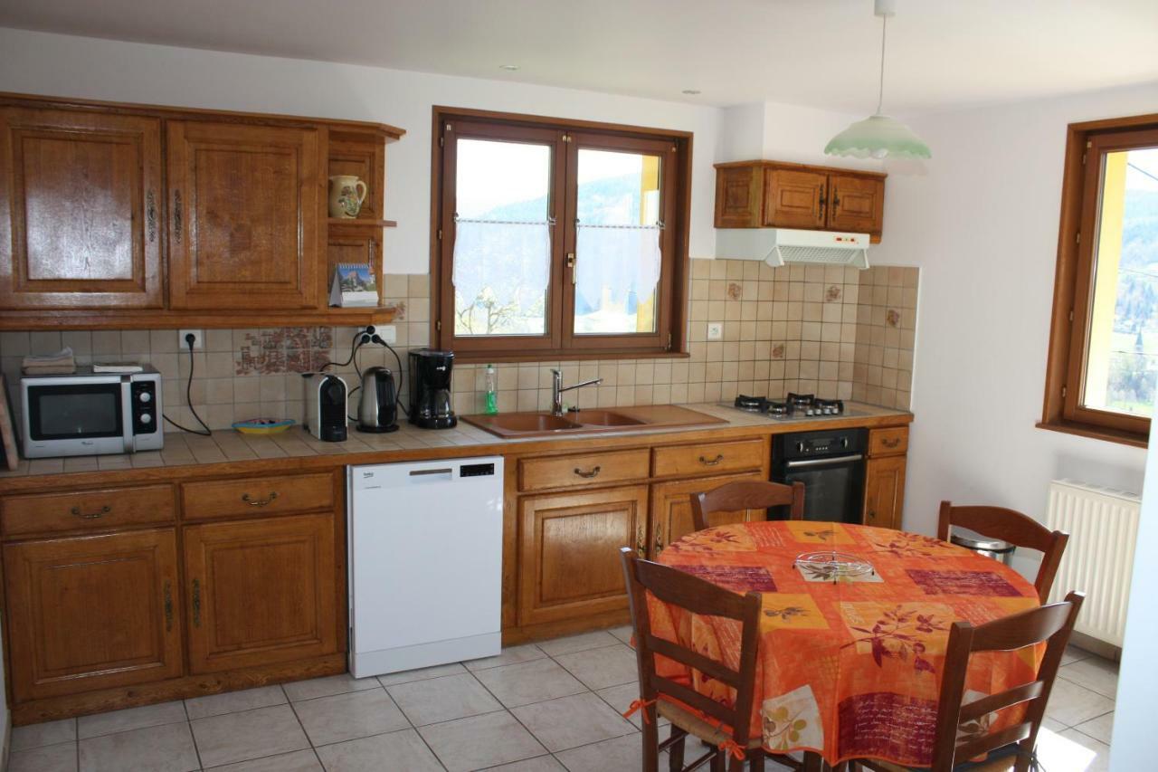 La Maison Jaune Cleurie エクステリア 写真